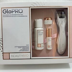 GloPro MicroNeedlimg night set New in Box $199 Retail Value (box is scuffed)
